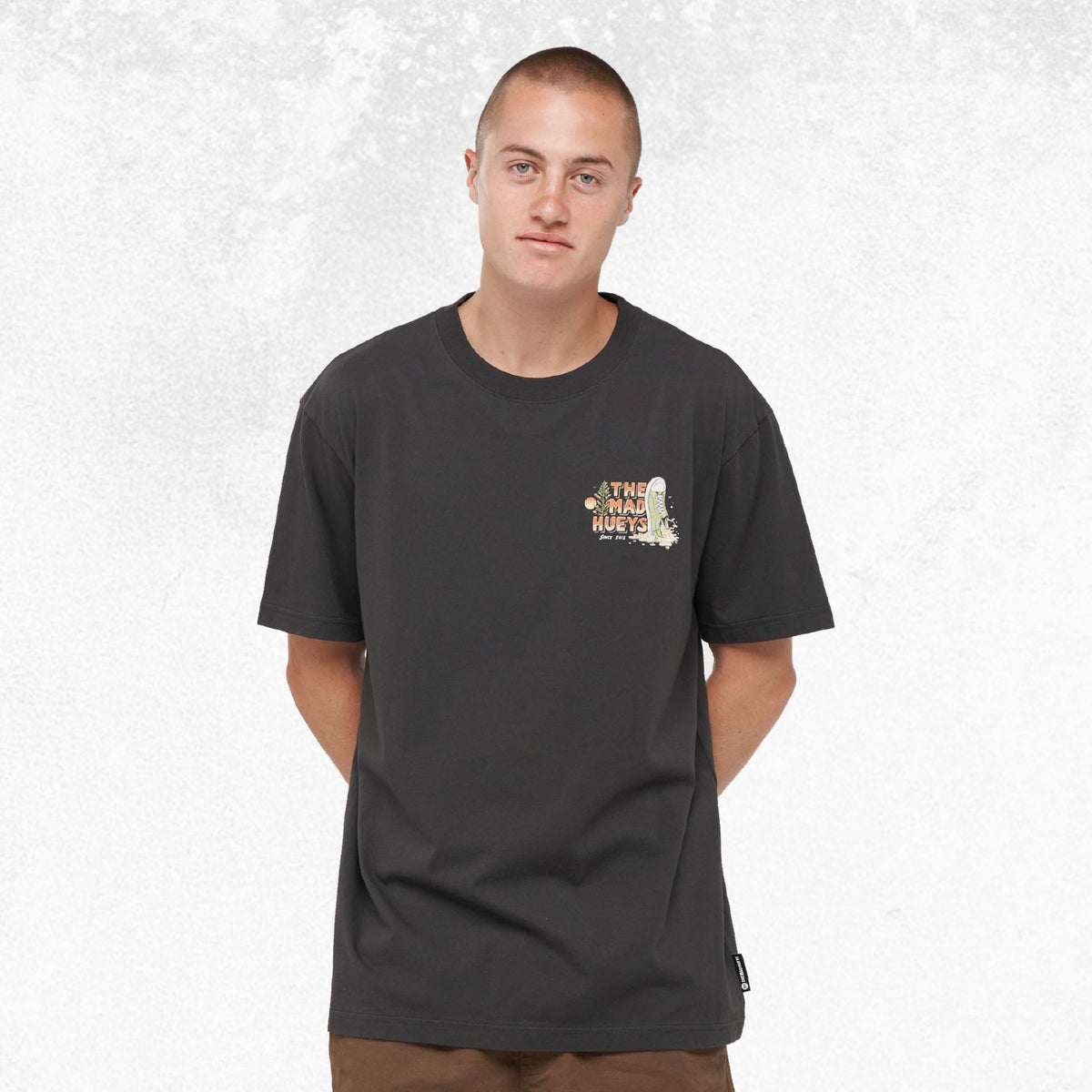 The Mad Hueys Shoey Bar SS Tee Vintage Black 4